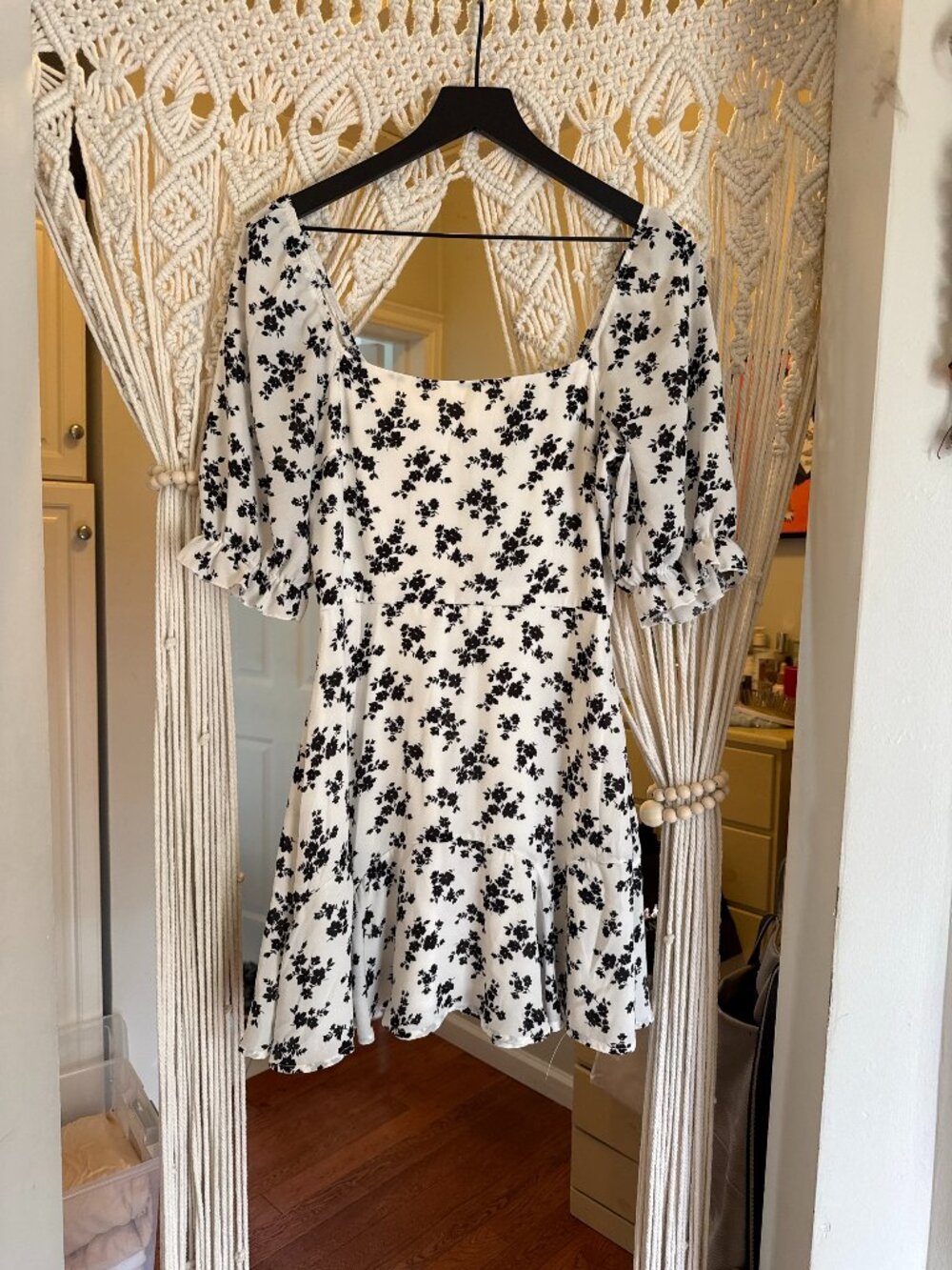 Trixxi Black White Floral Puff Sleeve Mini Dress | S